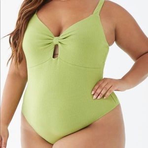NWT- FOREVER 21 PLUS RIBBED BODYSUIT